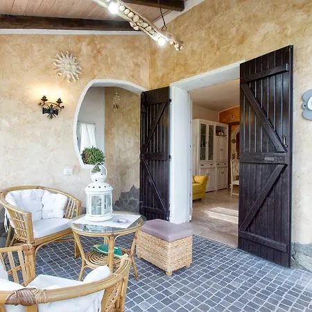 Holiday home Casa Vacanze La Guzzetta Ranch